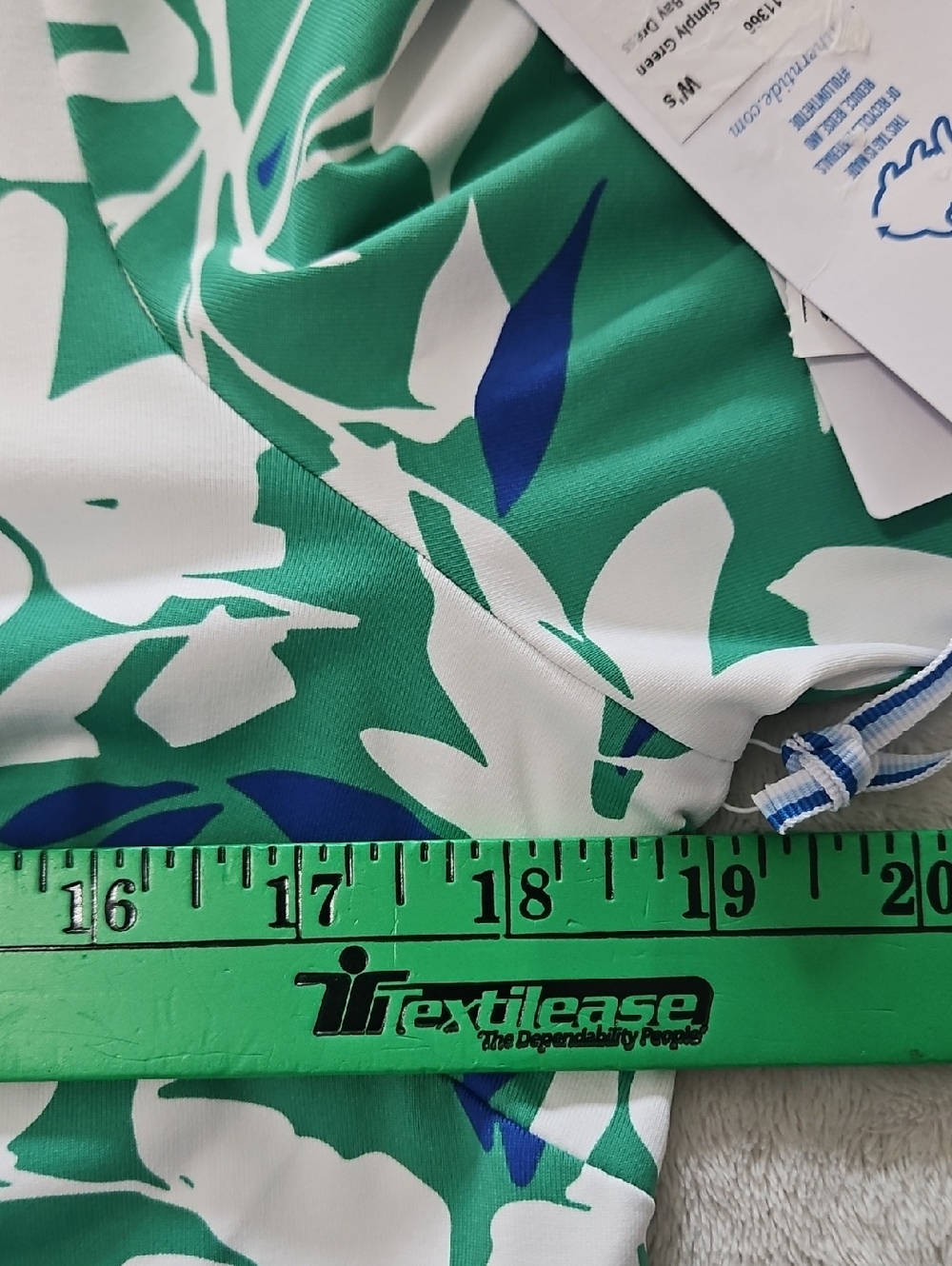 Southern Tide Leira 3/4 Sleeve UV Protection Shift Dress: Simply Green: Small - Picture 11 of 16